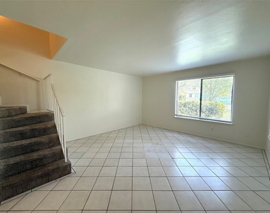 900 W Village Ln - Photo Thumbnail 1