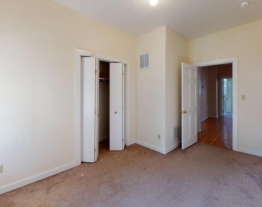 1122 E Market St - Photo Thumbnail 13