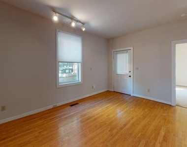1122 E Market St - Photo Thumbnail 12