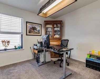 8808 Stambourne St - Photo Thumbnail 10