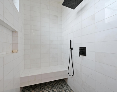 308 Briarwood Trl - Photo Thumbnail 19