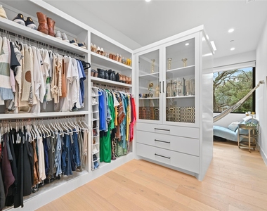 308 Briarwood Trl - Photo Thumbnail 20