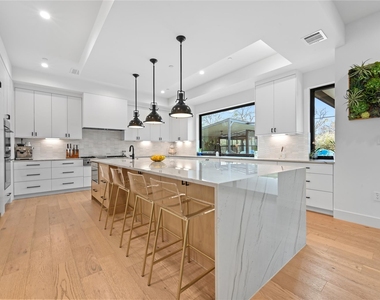 308 Briarwood Trl - Photo Thumbnail 6