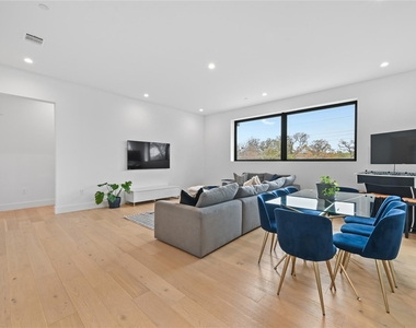 308 Briarwood Trl - Photo Thumbnail 13