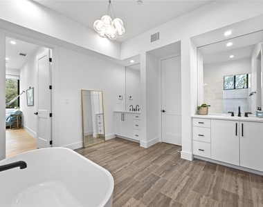 308 Briarwood Trl - Photo Thumbnail 17