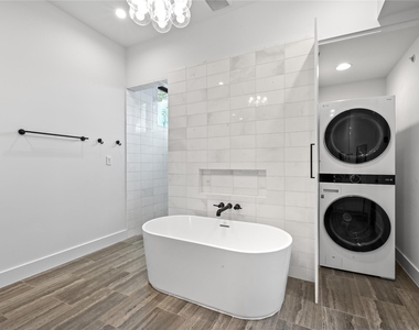308 Briarwood Trl - Photo Thumbnail 18