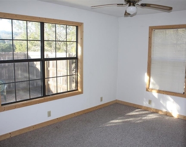 100 Valley Verde Ct - Photo Thumbnail 3