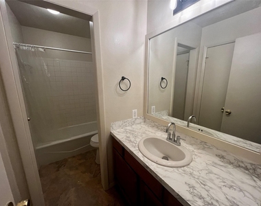 1204 Blackjack St - Photo Thumbnail 13