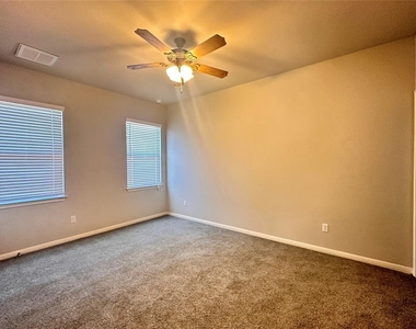 137 Rustic Glen Dr - Photo Thumbnail 10