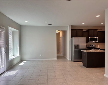 137 Rustic Glen Dr - Photo Thumbnail 3