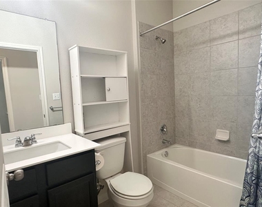 137 Rustic Glen Dr - Photo Thumbnail 12
