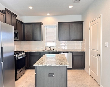137 Rustic Glen Dr - Photo Thumbnail 2