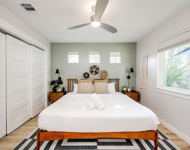 2516 Friar Tuck Ln - Photo Thumbnail 18