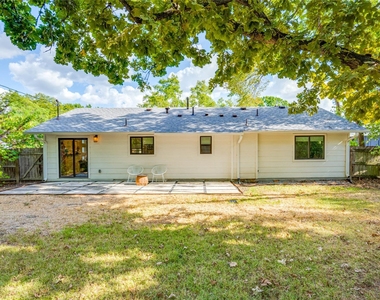 2516 Friar Tuck Ln - Photo Thumbnail 32