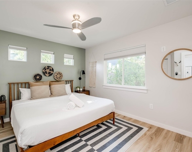 2516 Friar Tuck Ln - Photo Thumbnail 17