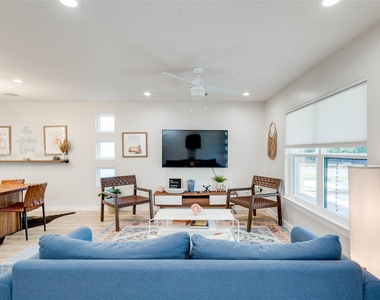 2516 Friar Tuck Ln - Photo Thumbnail 12