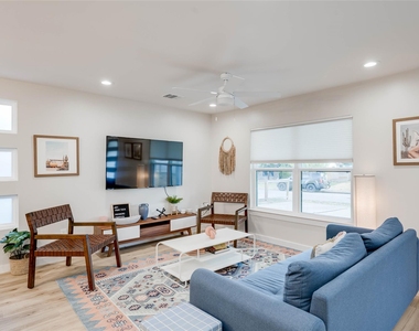 2516 Friar Tuck Ln - Photo Thumbnail 13
