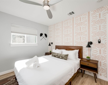 2516 Friar Tuck Ln - Photo Thumbnail 26