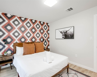 2516 Friar Tuck Ln - Photo Thumbnail 24