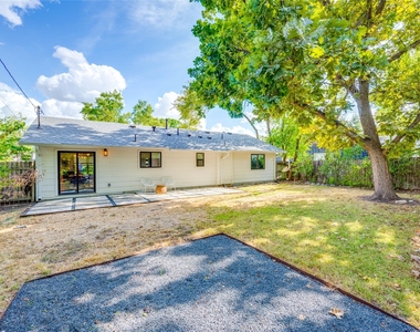 2516 Friar Tuck Ln - Photo Thumbnail 31