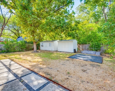 2516 Friar Tuck Ln - Photo Thumbnail 35