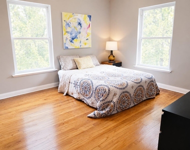 907 E 56th St - Photo Thumbnail 10