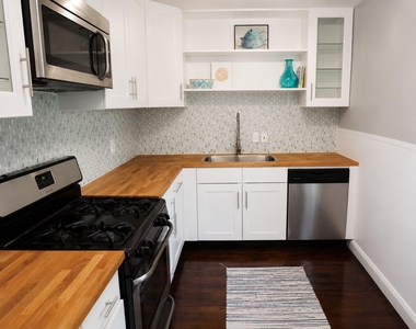 907 E 56th St - Photo Thumbnail 7