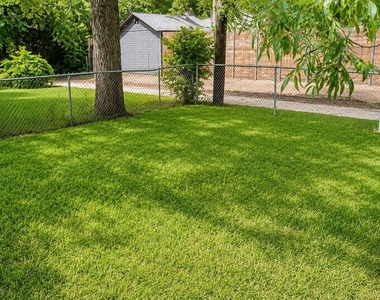 4812 Avenue H - Photo Thumbnail 5