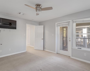 1011 Brodie St - Photo Thumbnail 16