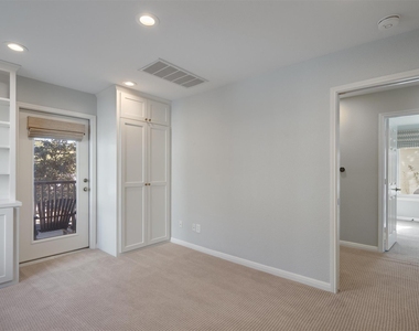 1011 Brodie St - Photo Thumbnail 22