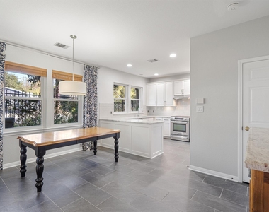 1011 Brodie St - Photo Thumbnail 6
