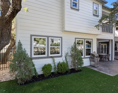 1011 Brodie St - Photo Thumbnail 29