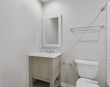 1011 Brodie St - Photo Thumbnail 25