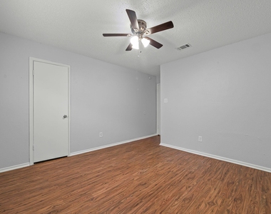 1816 Rawhide Loop - Photo Thumbnail 10