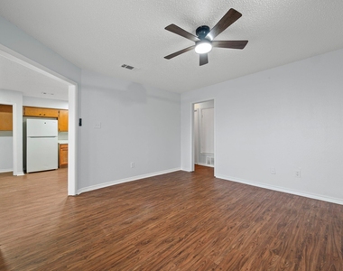 1816 Rawhide Loop - Photo Thumbnail 7