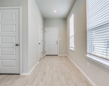 146 White Dunes Dr - Photo Thumbnail 2