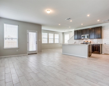 146 White Dunes Dr - Photo Thumbnail 3