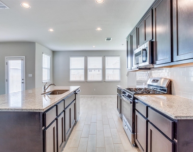 146 White Dunes Dr - Photo Thumbnail 7
