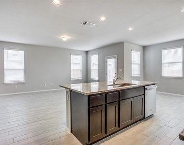 146 White Dunes Dr - Photo Thumbnail 8