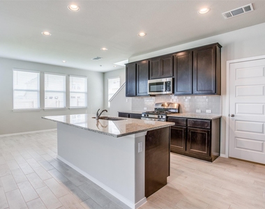146 White Dunes Dr - Photo Thumbnail 11