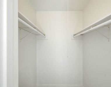2319 Greenfield Pkwy - Photo Thumbnail 13