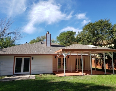 703 Meadow Creek Dr - Photo Thumbnail 25