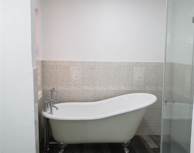 703 Meadow Creek Dr - Photo Thumbnail 23