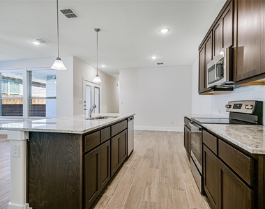 450 Parkline Dr - Photo Thumbnail 5