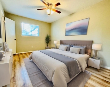 1320 Southport Dr - Photo Thumbnail 7