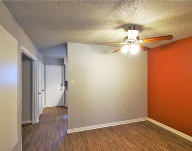 1320 Southport Dr - Photo Thumbnail 4