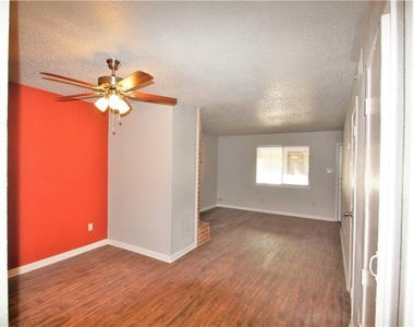 1320 Southport Dr - Photo Thumbnail 3
