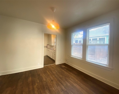 4910 Avenue H Ave - Photo Thumbnail 6