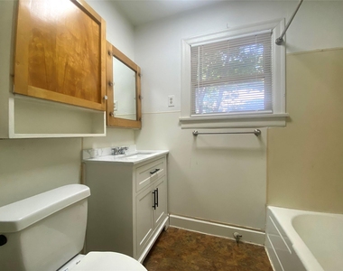 4910 Avenue H Ave - Photo Thumbnail 9