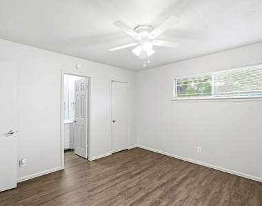 2319 Greenfield Pkwy - Photo Thumbnail 10
